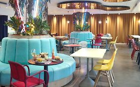 B&B HOTEL Paris 17 Batignolles